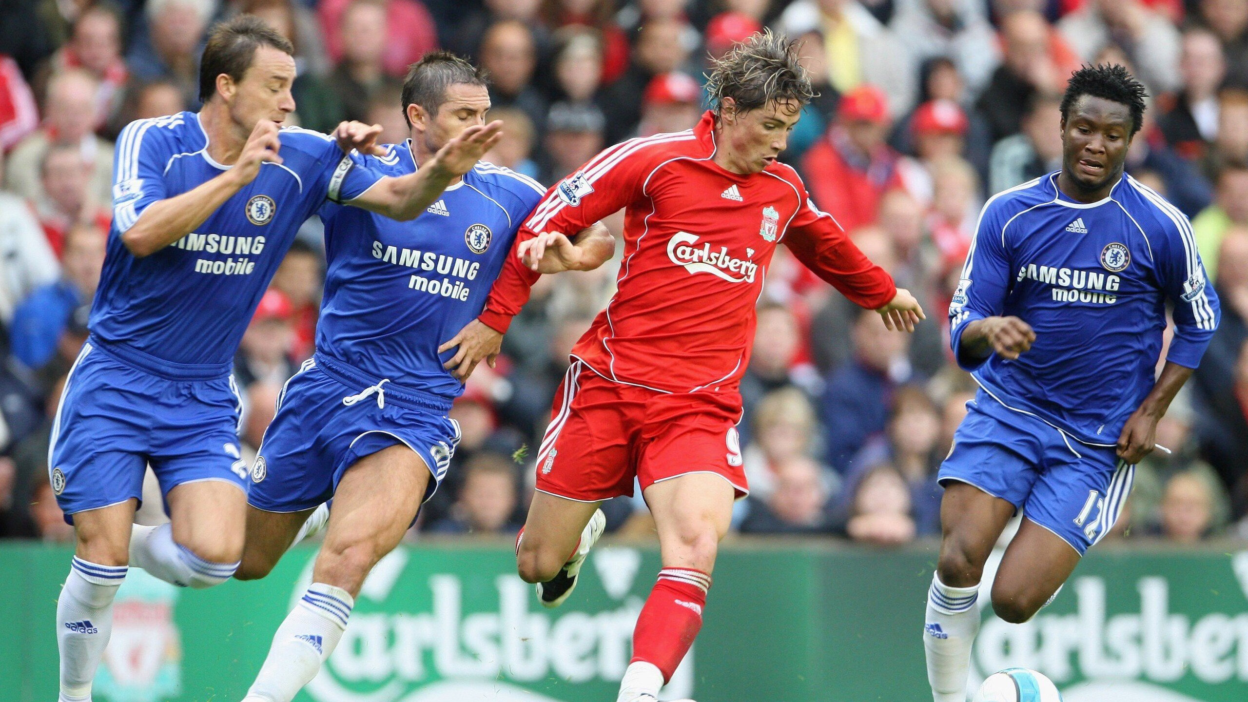 世界杯逆天反击:瞬间撕开防线,点燃全场!,世界杯回眸