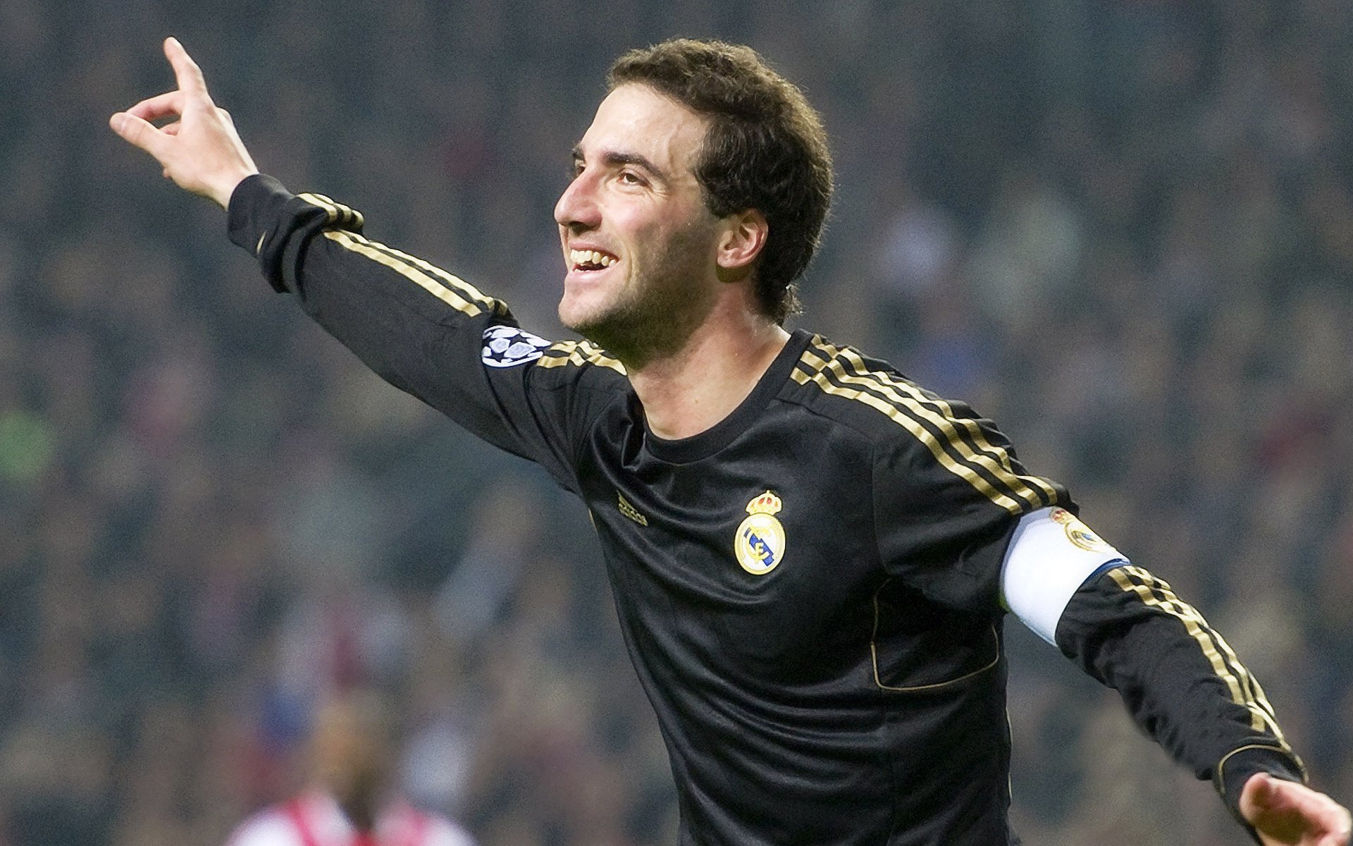 美洲杯星光耀眼：明星战士点燃赛场！，美洲杯赛程2021颁奖